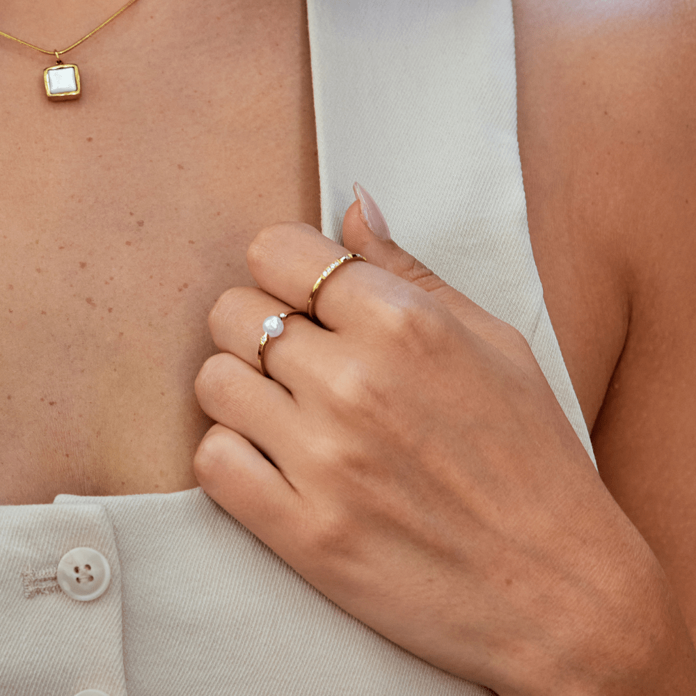 Δαχτυλίδι με γλυκό νερό μαργαρίτες